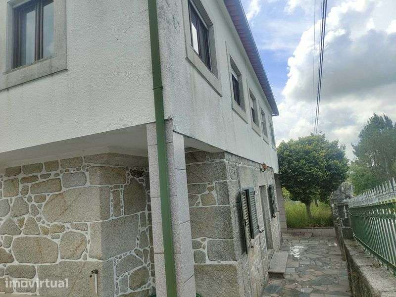 moradia tipo V3 com 1400m2 de terreno - Grande imagem: 3/12