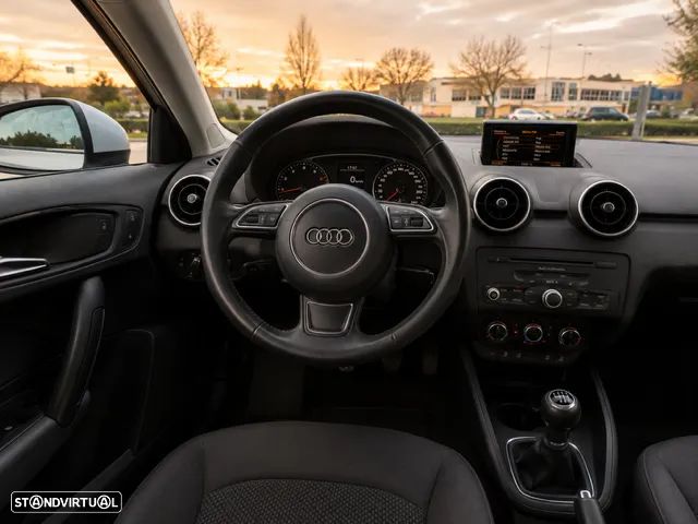 Audi A1 Sportback 1.6 TDI Advance Business Line - 11