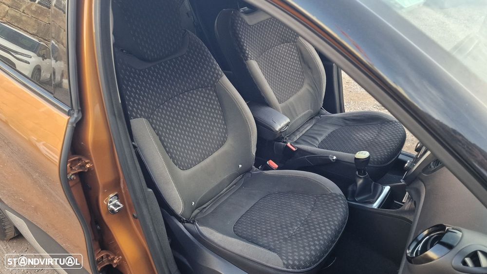 Renault Captur 1.5 dCi Exclusive EDC - 24