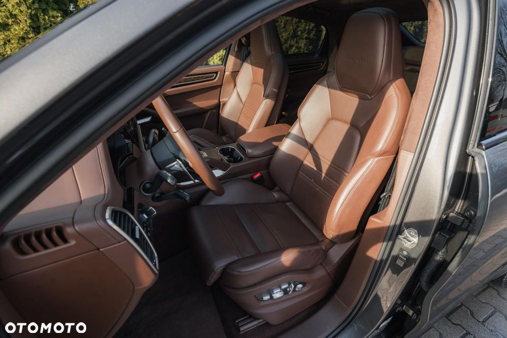 Porsche Cayenne Turbo - 14