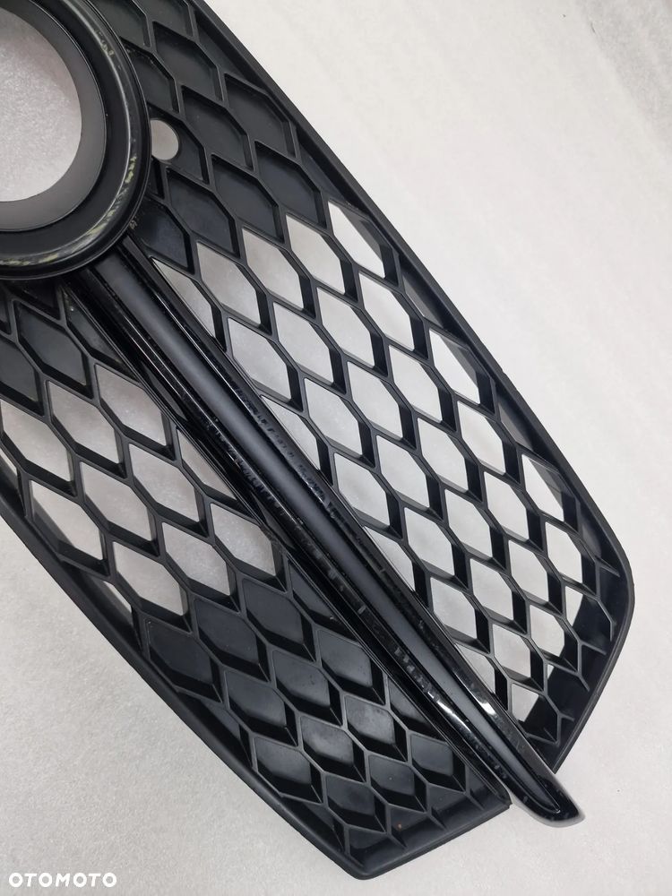 AUDI Q5 8R0 LIFT S-LINE LEWA KRATKA BOCZNA ZDERZAKA PRZEDNIEGO PRZÓD , NR 8R0807681R , NR AUKCJI D/97 - 3