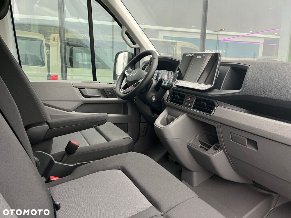 Volkswagen Crafter 35 2.0 TDI L3H3 177 KM AUTOMAT - 9