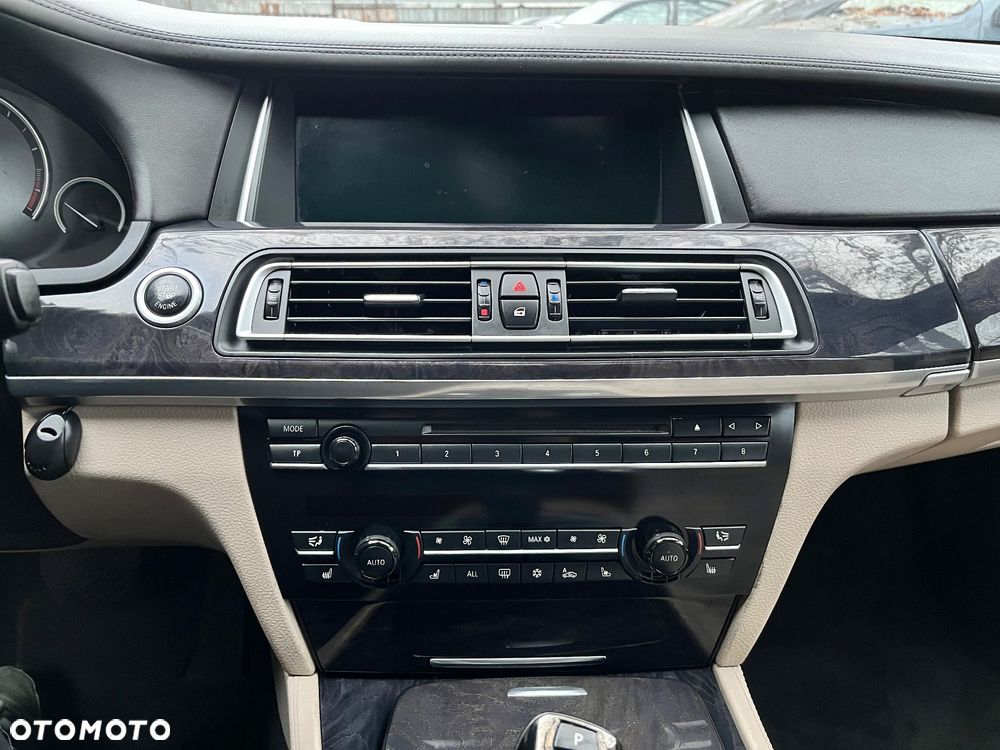 BMW Seria 7 750i - 41