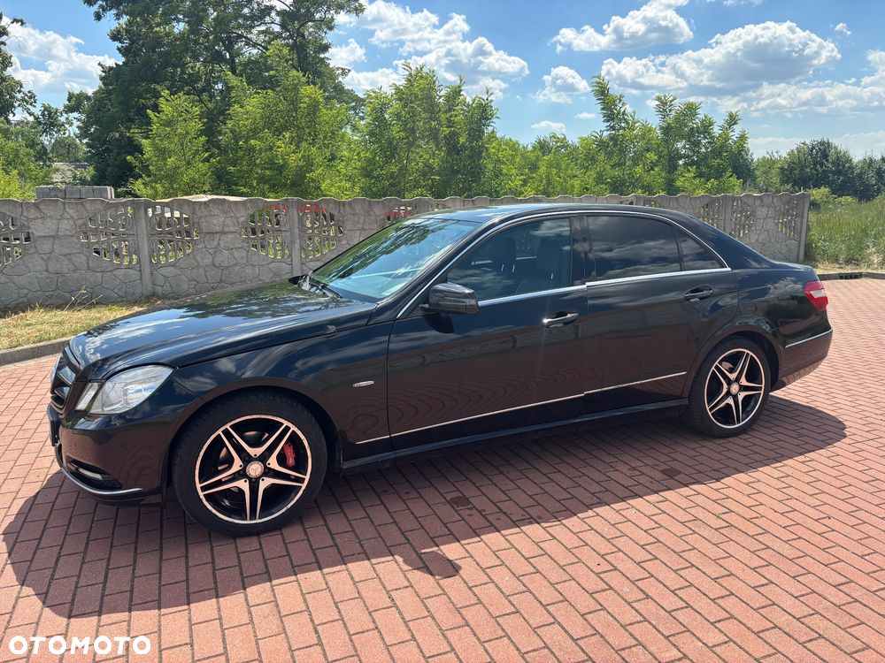 Mercedes-Benz Klasa E 220 CDI DPF BlueEFFICIENCY Automatik Avantgarde - 2