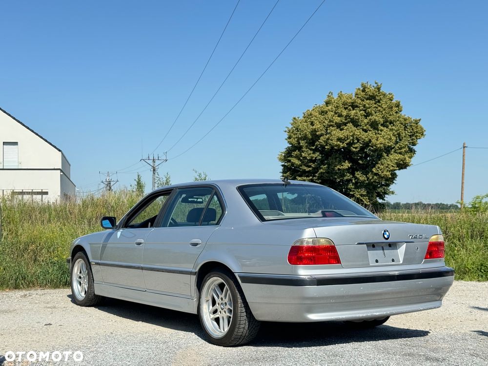 BMW Seria 7 740i - 6