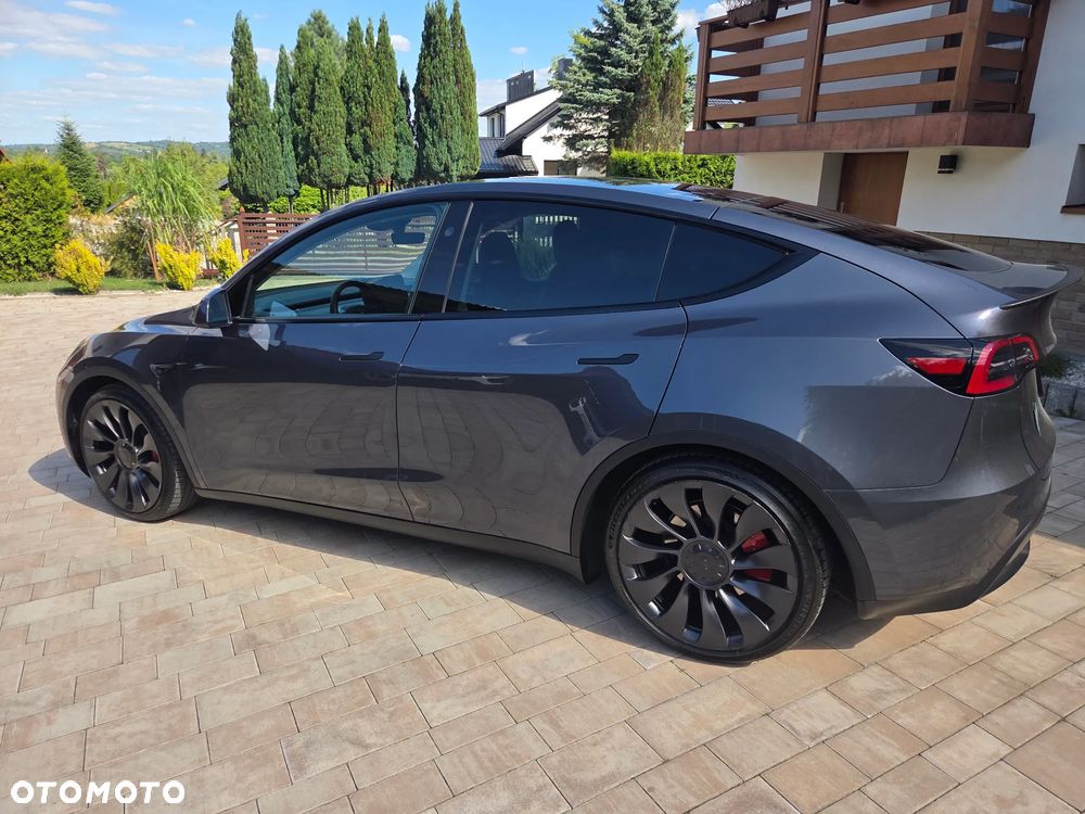 Tesla Model Y Performance AWD - 7