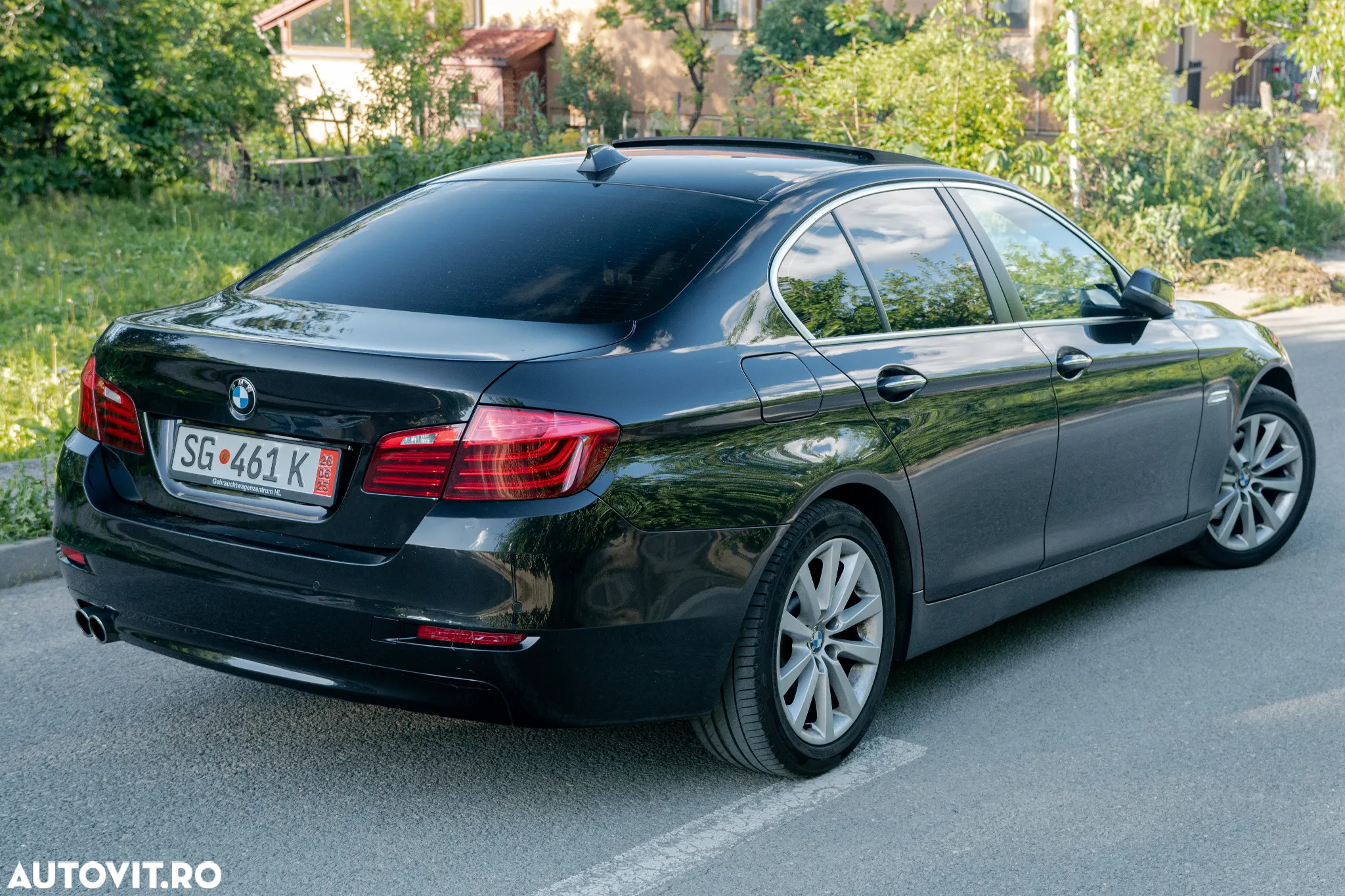 BMW Seria 5 520d xDrive - 13