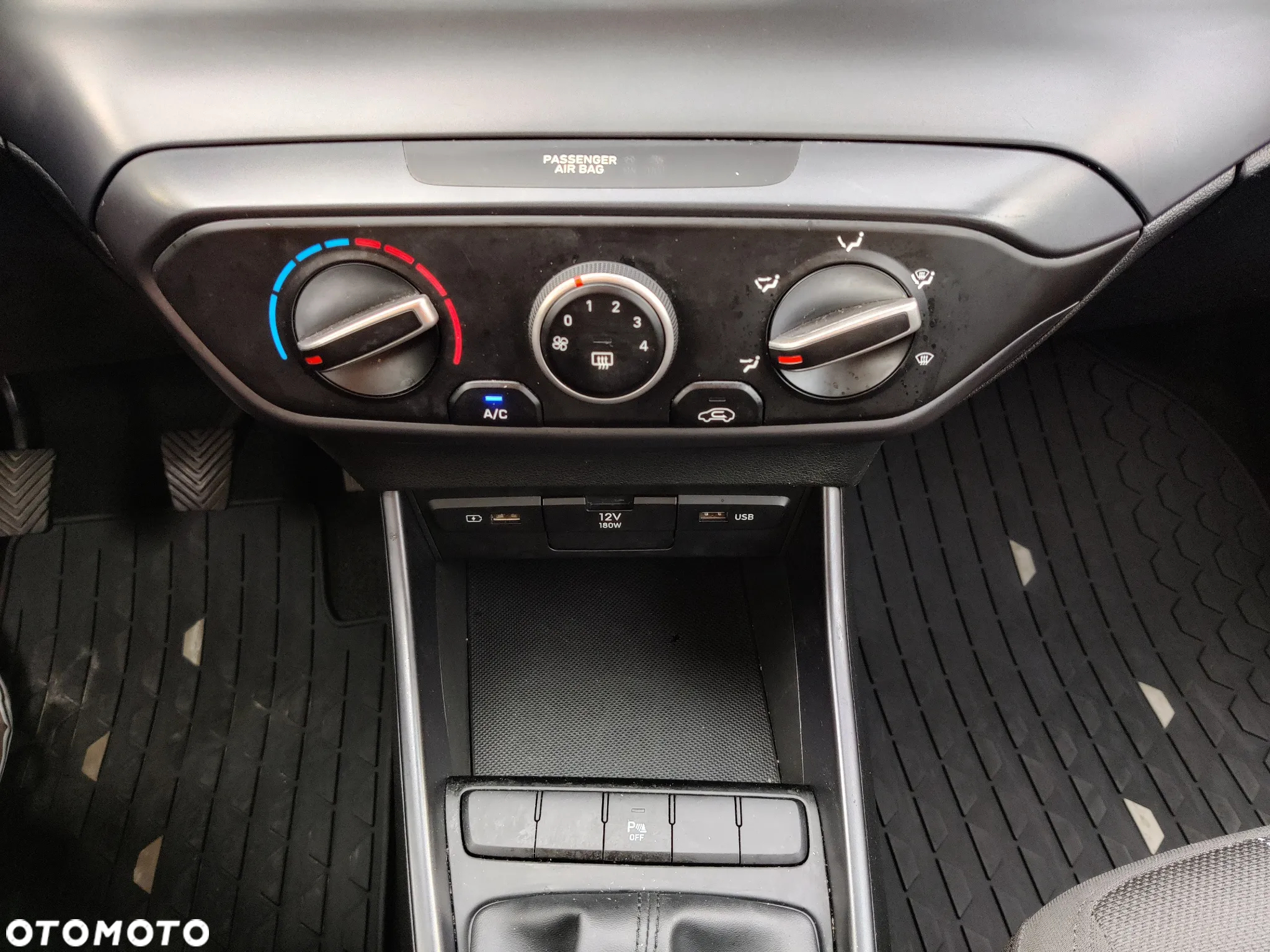Hyundai i20 1.2 Pure - 11