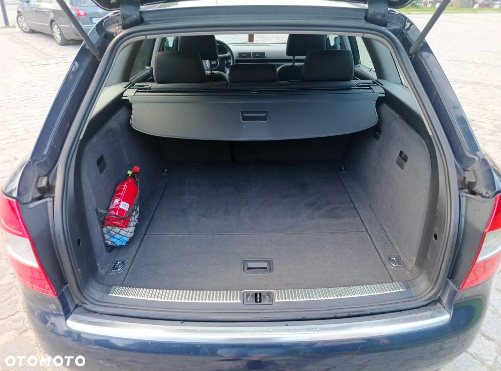 Audi A4 Avant 2.4 - 23