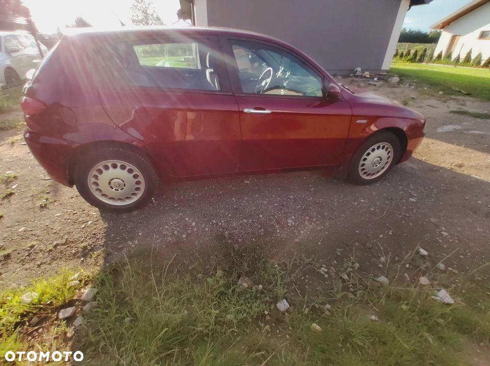 Alfa Romeo 147 1.6 Twin Spark Distinctive - 1