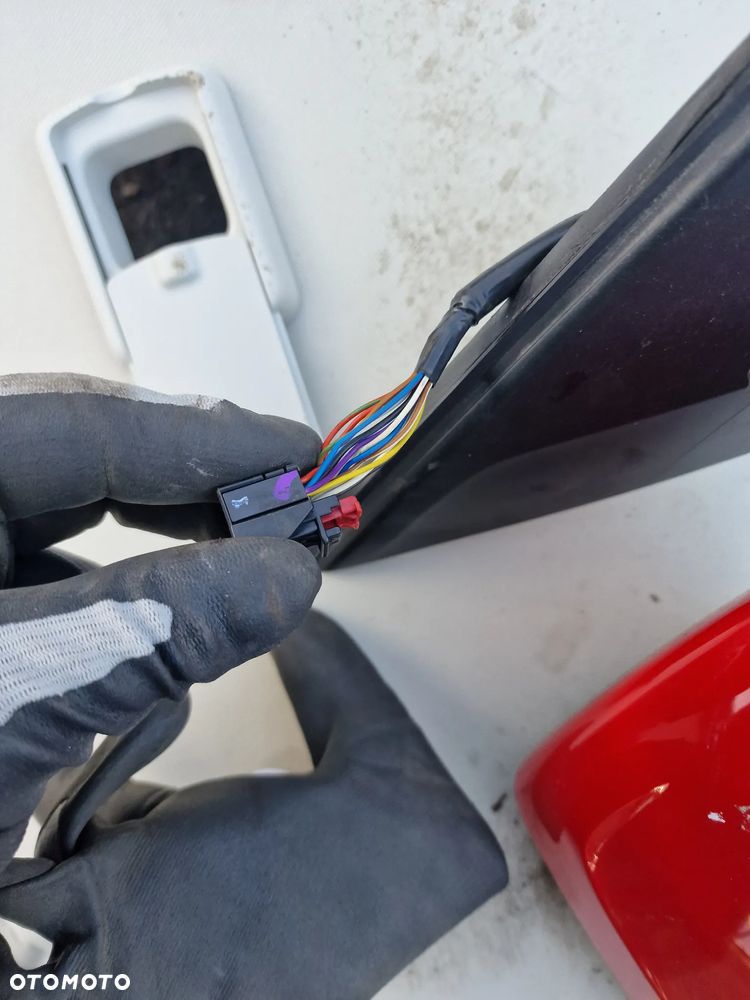 Lusterko  prawe  vw polo  2G 14 pinów  w kolorze  LP3G - 4