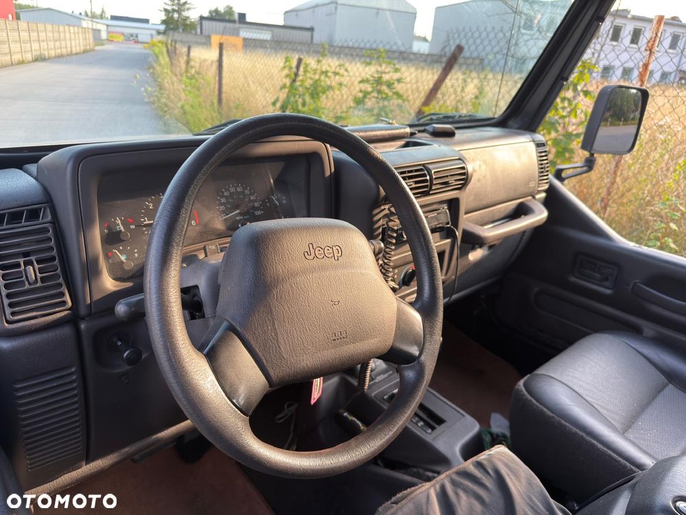 Jeep Wrangler - 9