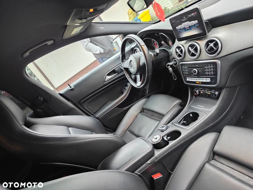 Mercedes-Benz CLA 250 7G-DCT UrbanStyle Edition - 10