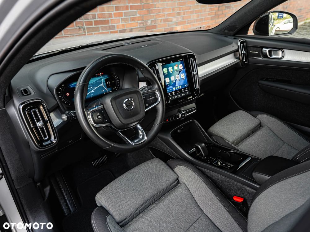 Volvo XC 40 B4 B AWD DKG Plus Dark - 22