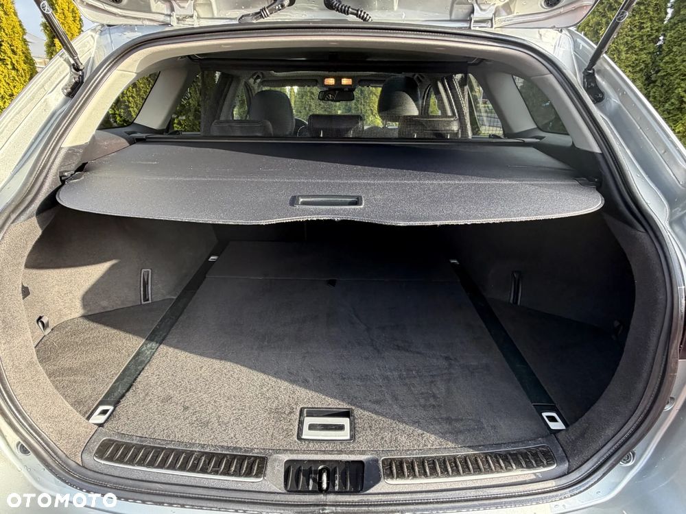 Toyota Avensis 2.0 D-4D Premium - 15