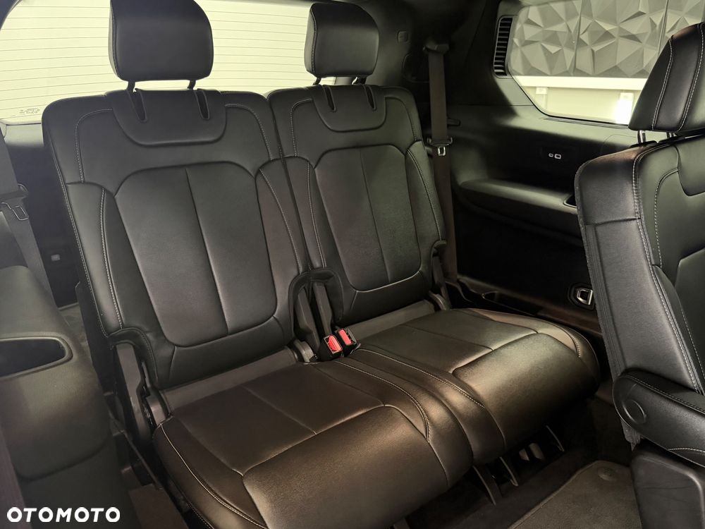 Jeep Grand Cherokee - 28