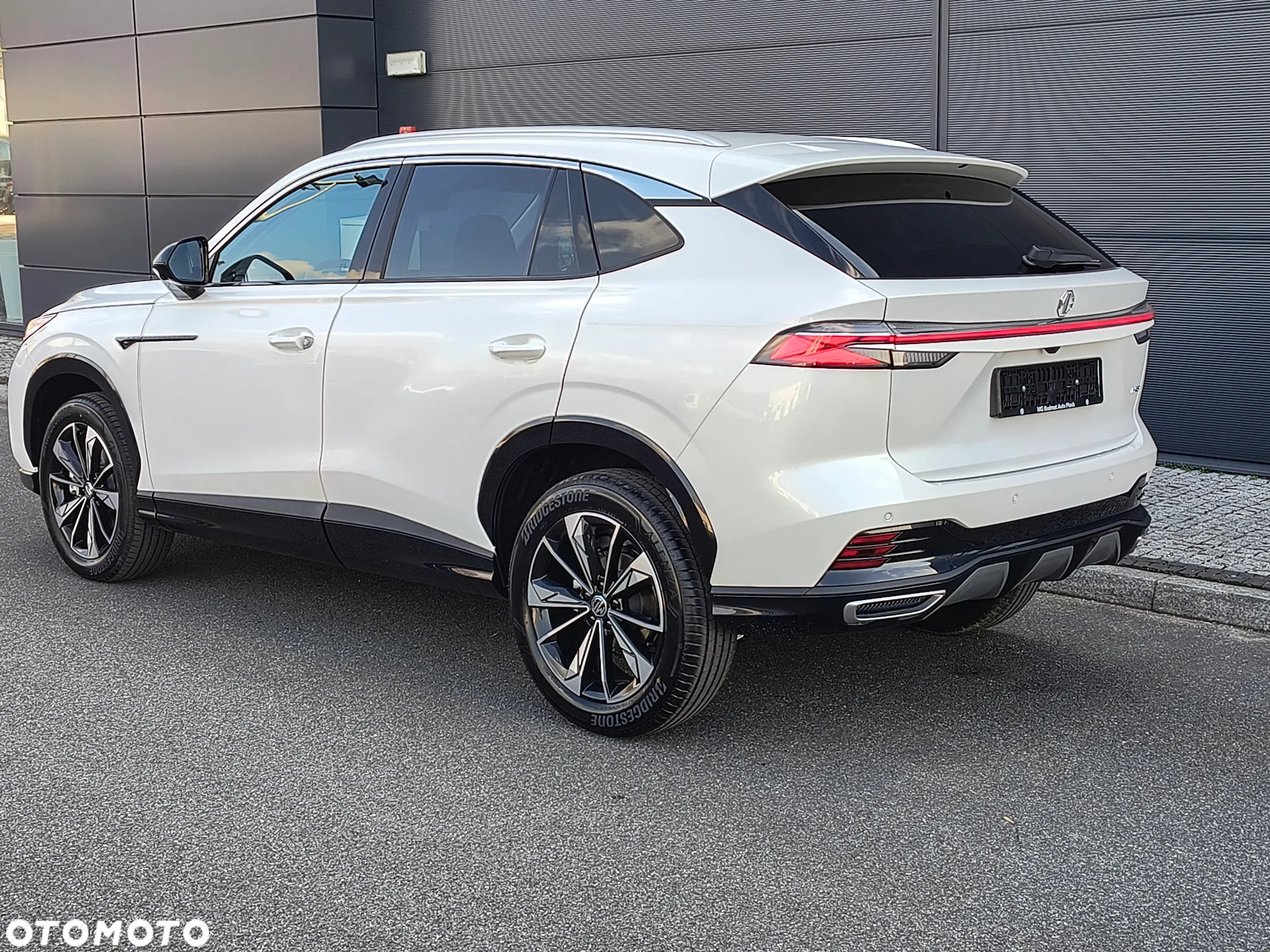 MG HS 1.5 T-GDI Excite DCT - 3