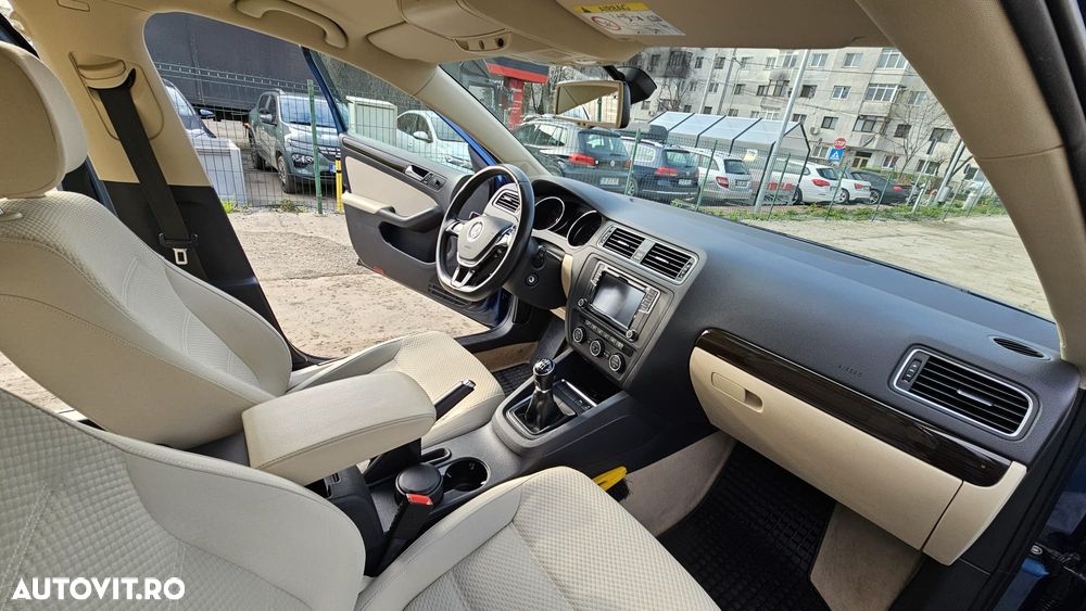 Volkswagen Jetta - 19