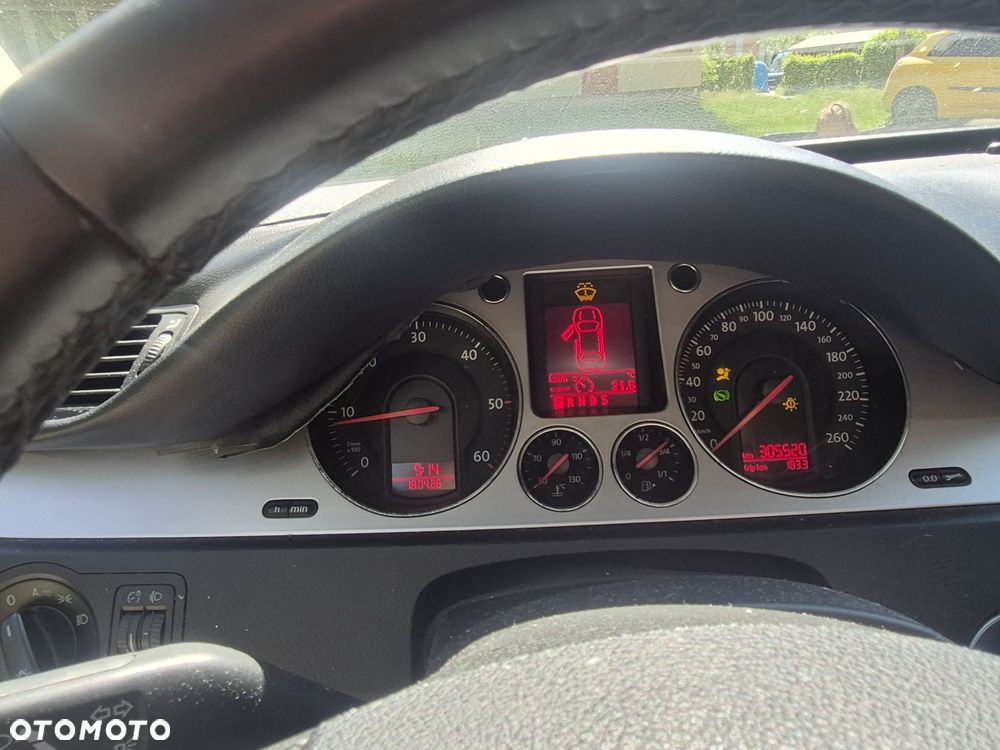 Volkswagen Passat 2.0 TDI Comfortline DSG - 13