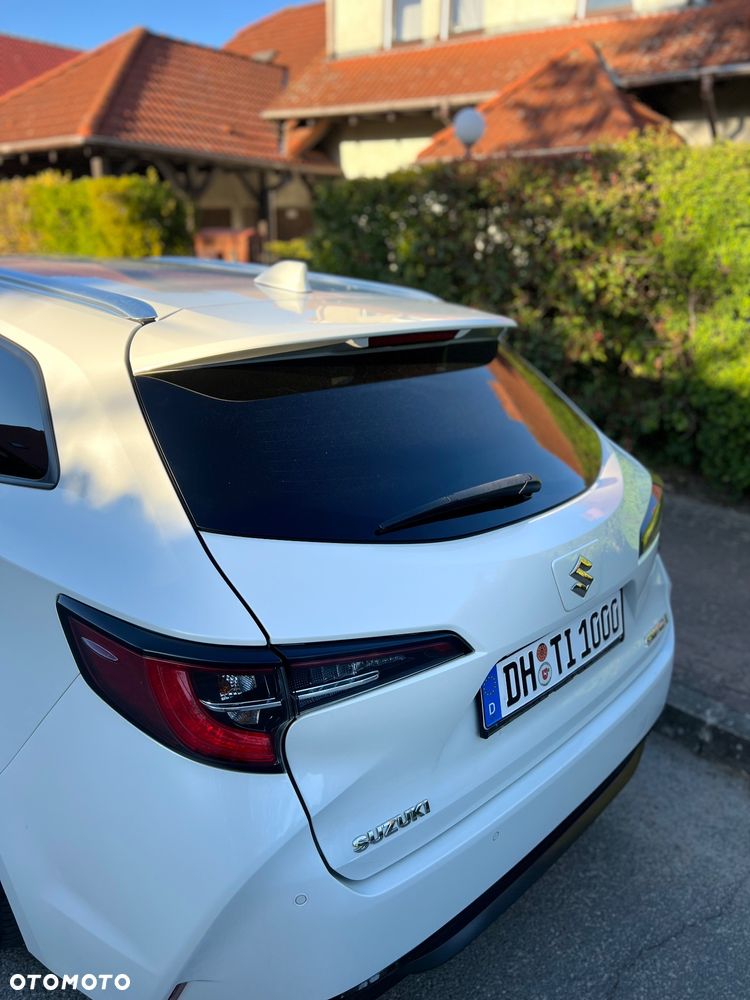 Suzuki Swace 1.8 Hybrid Premium Plus CVT - 12