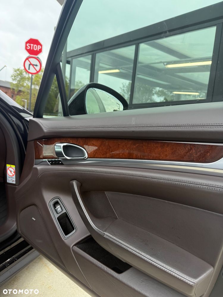 Porsche Panamera 4S PDK - 31
