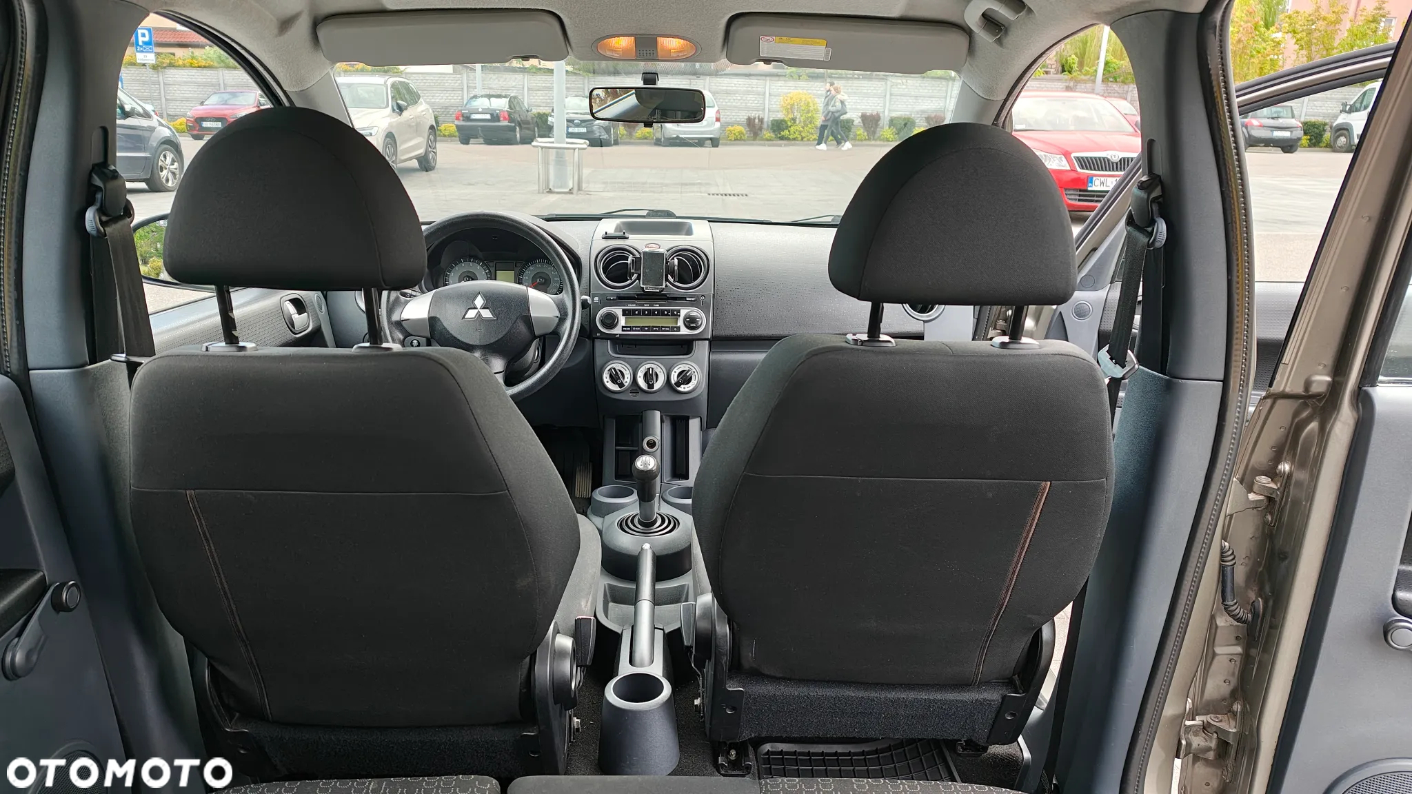 Mitsubishi Colt - 8