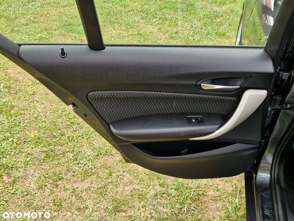 BMW Seria 1 116d EfficientDynamics - 17