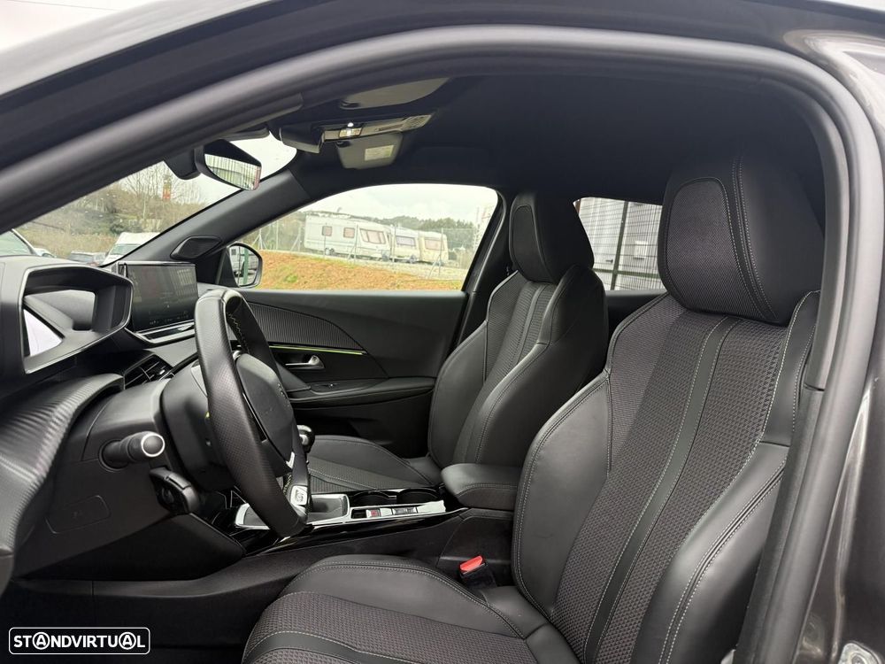Peugeot 2008 1.2 PureTech GT - 20