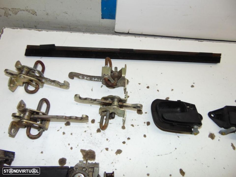 BMW E36 4 portas fechos - 3