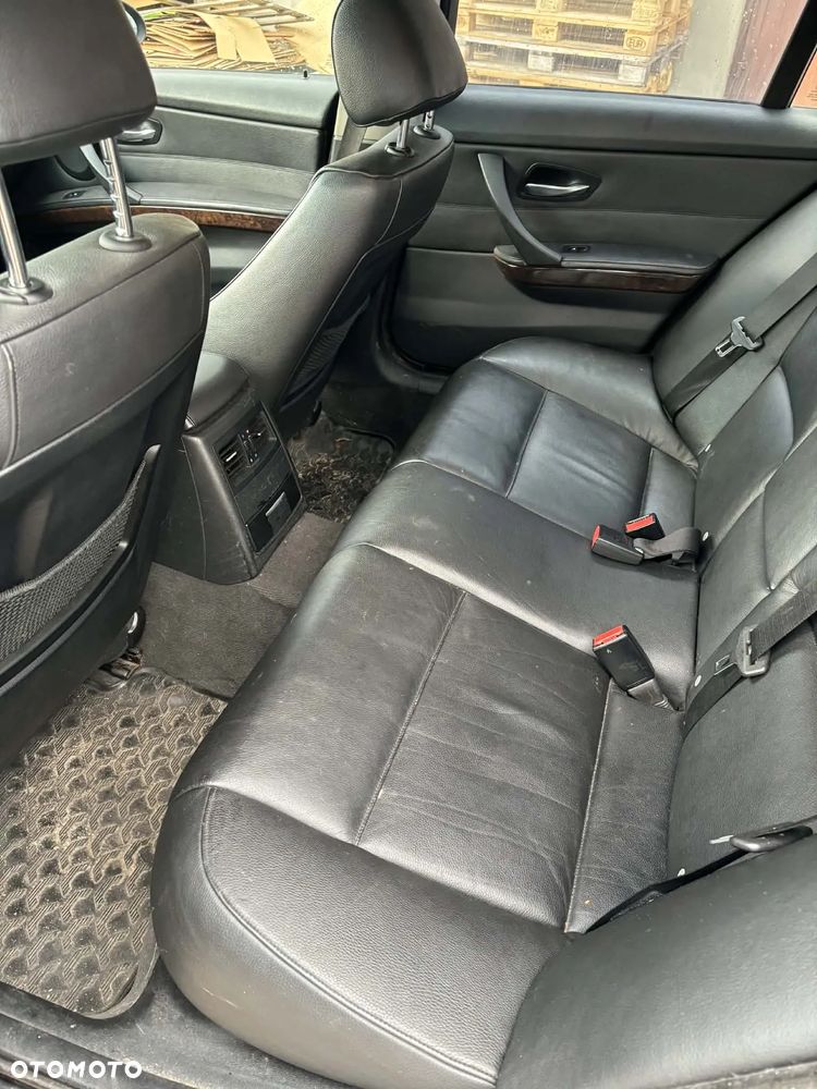 BMW Seria 3 325i - 6