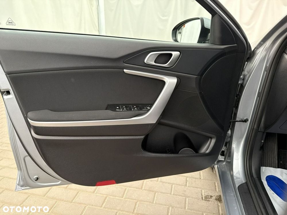 Kia Ceed - 11