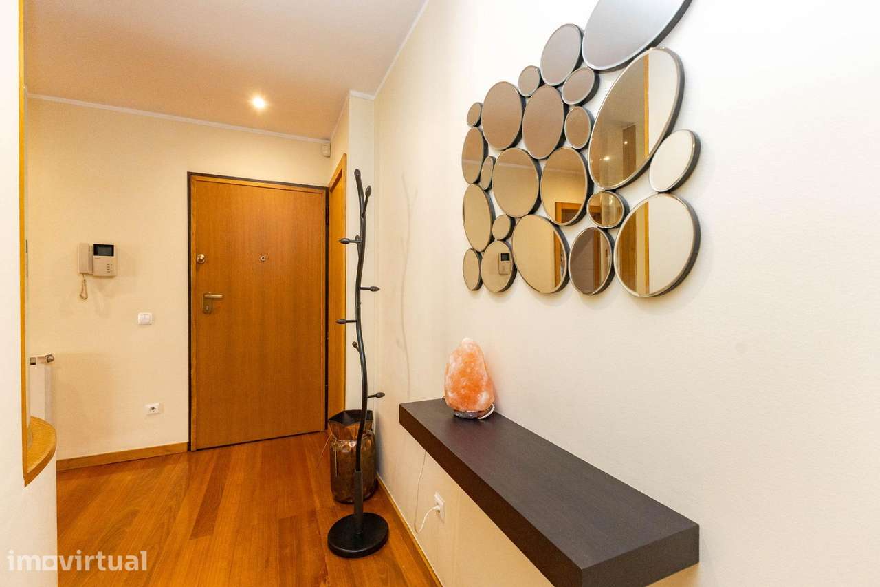T3 Último Piso c/ Varanda, Garagem e Arrumos. Av. Altino Coelho,... - Grande imagem: 2/33
