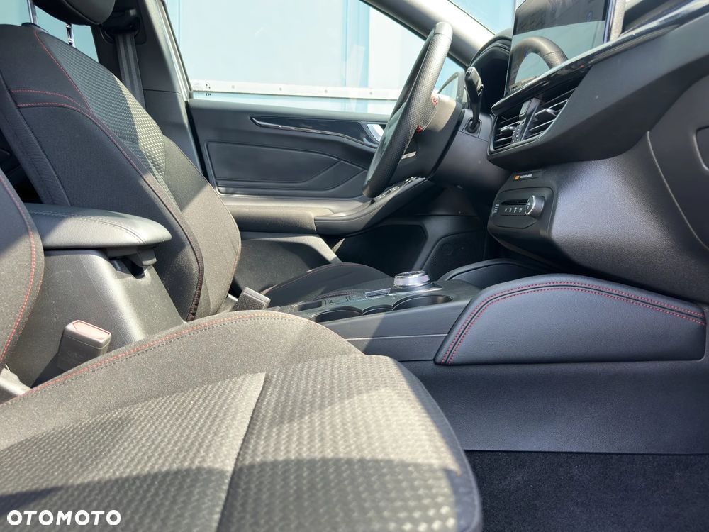 Ford Focus SW - 30