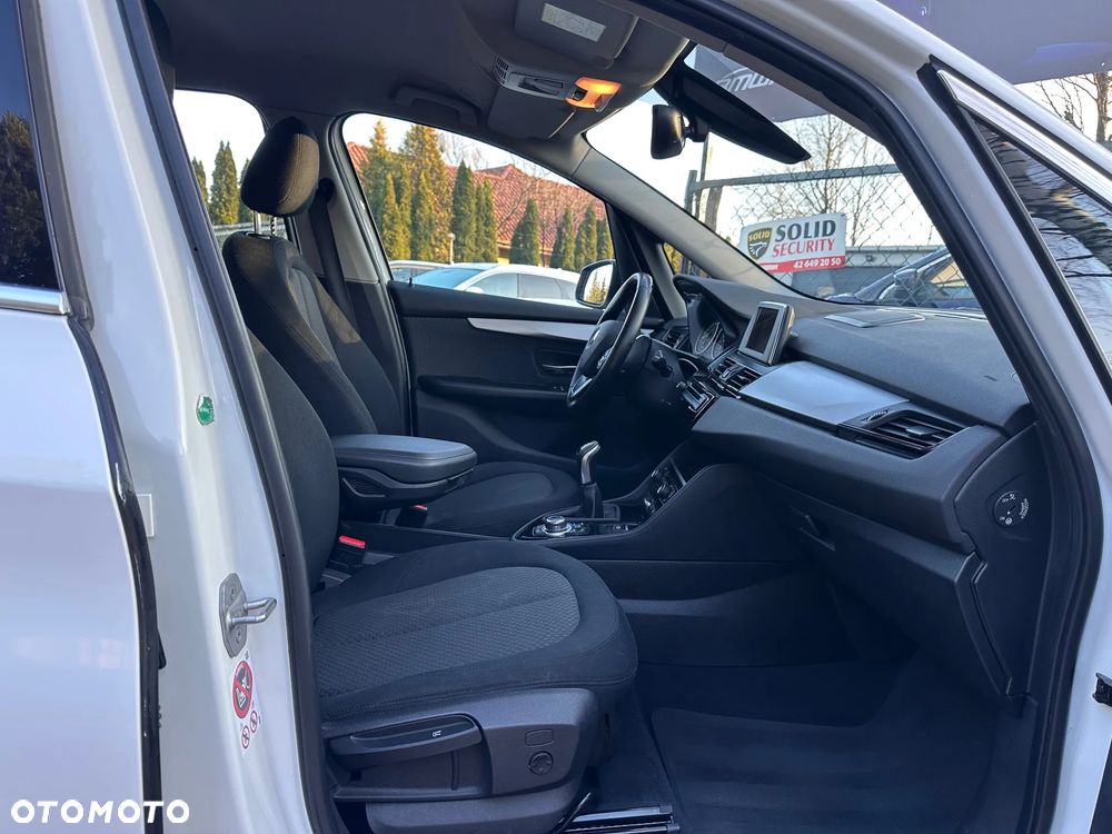 BMW Seria 2 218d - 27