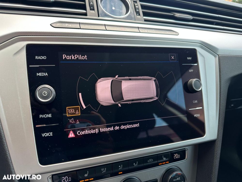 Volkswagen Passat - 13