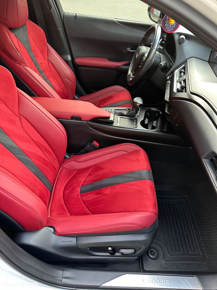 Lexus UX 250h Executive Line - 11