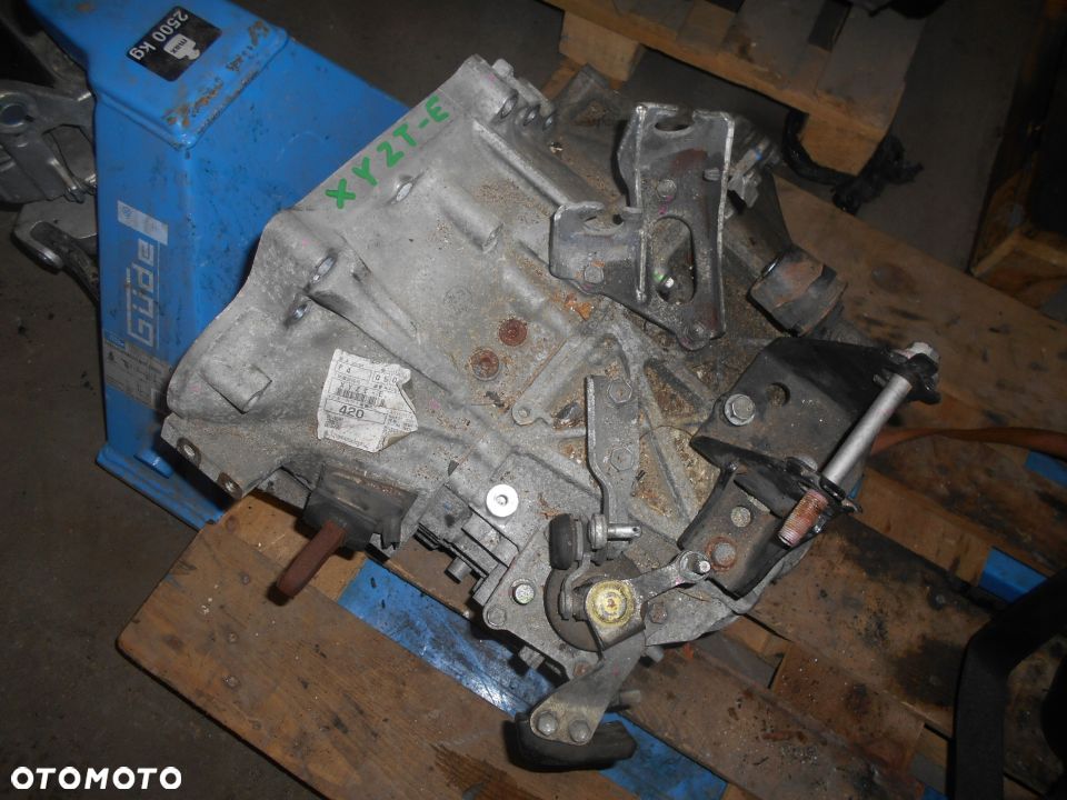 Skrzynia biegów Toyota AVENSIS T27 2,0 D4D 93kW 126KM XYZT-E 6-bieg manual - 2