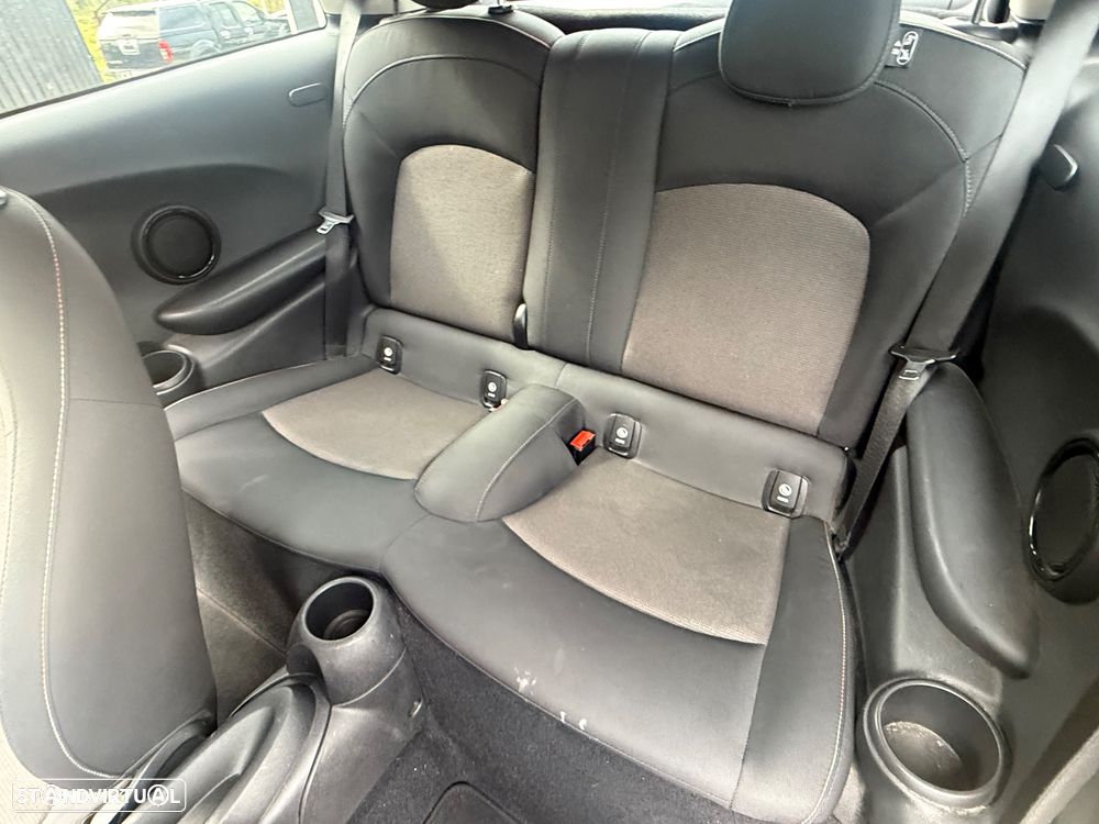 MINI 3 Portas Cooper D - 23