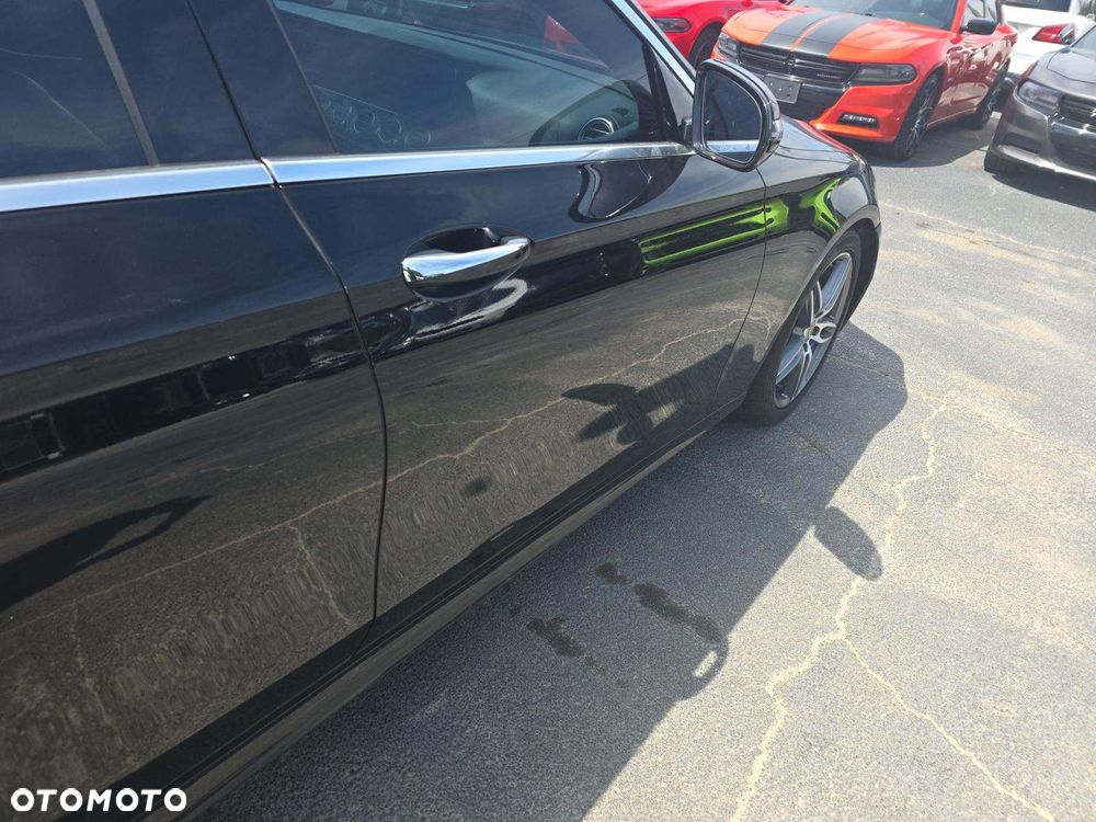 Mercedes-Benz Klasa E 300 9G-TRONIC AMG Line - 16