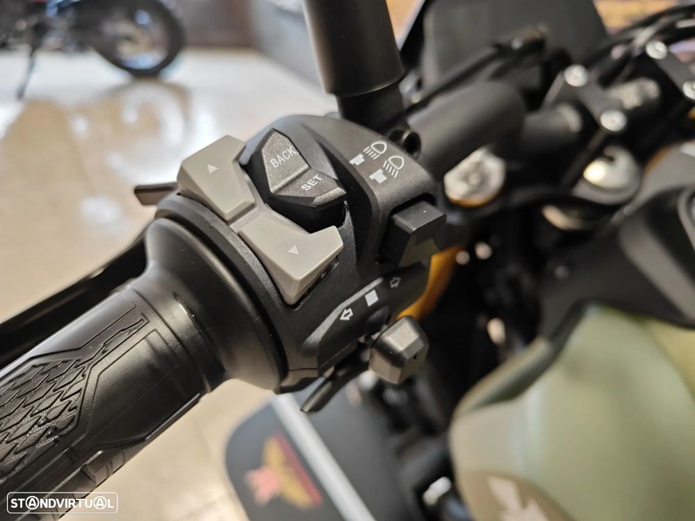 Moto Morini Seiemmezzo SCR 650 - 5