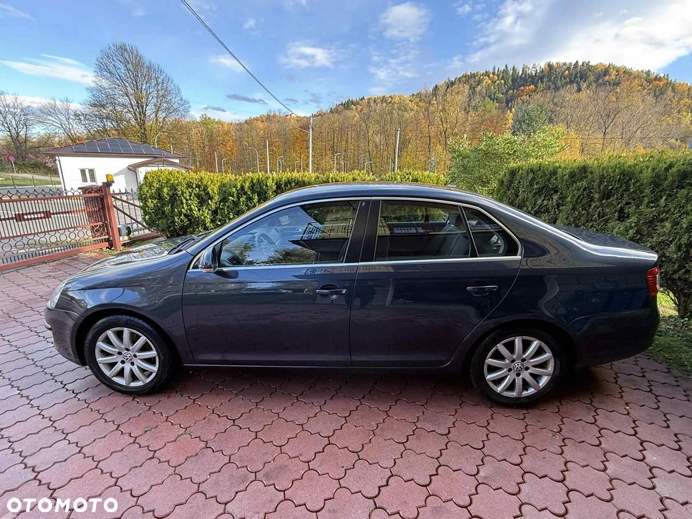 Volkswagen Jetta 1.9 TDI Comfortline - 1