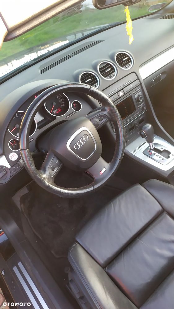 Audi A4 Cabrio 1.8 T multitronic - 11