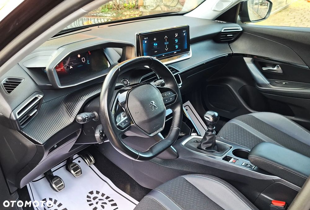 Peugeot 2008 1.2 PureTech Allure Pack S&S - 17