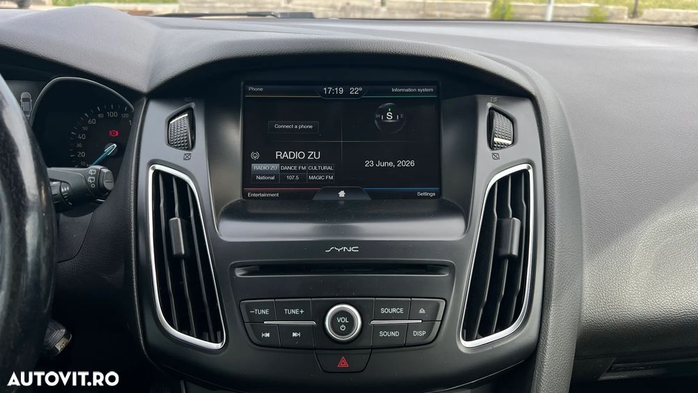 Ford Focus 1.0 EcoBoost Start-Stopp-System Business Edition - 13