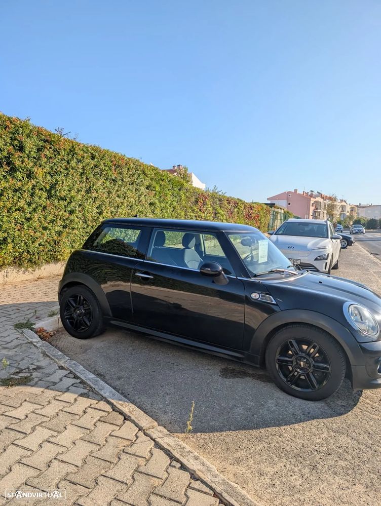 MINI 3 Portas Cooper D - 6