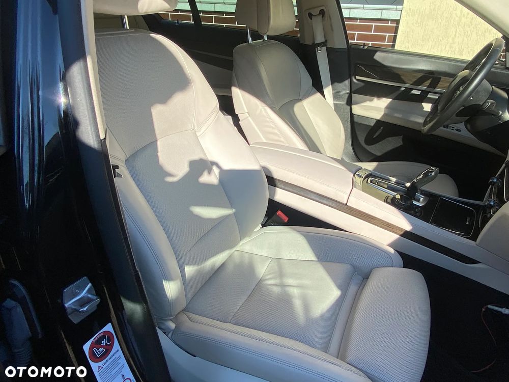 BMW Seria 7 740d xDrive - 14