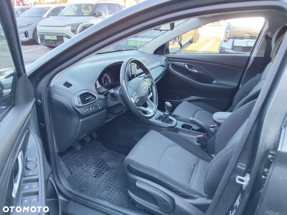 Hyundai i30 1.5 DPI Classic + - 20