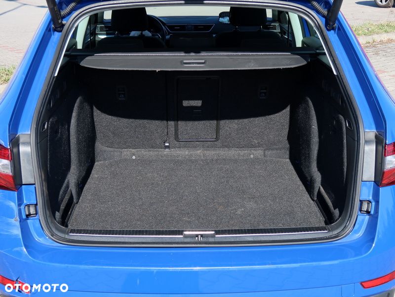 Skoda Superb 2.0 TDI SCR Ambition DSG - 24