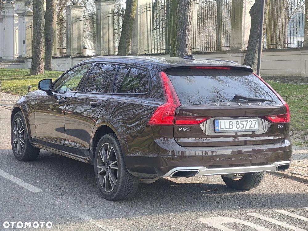 Volvo V90 Cross Country - 8