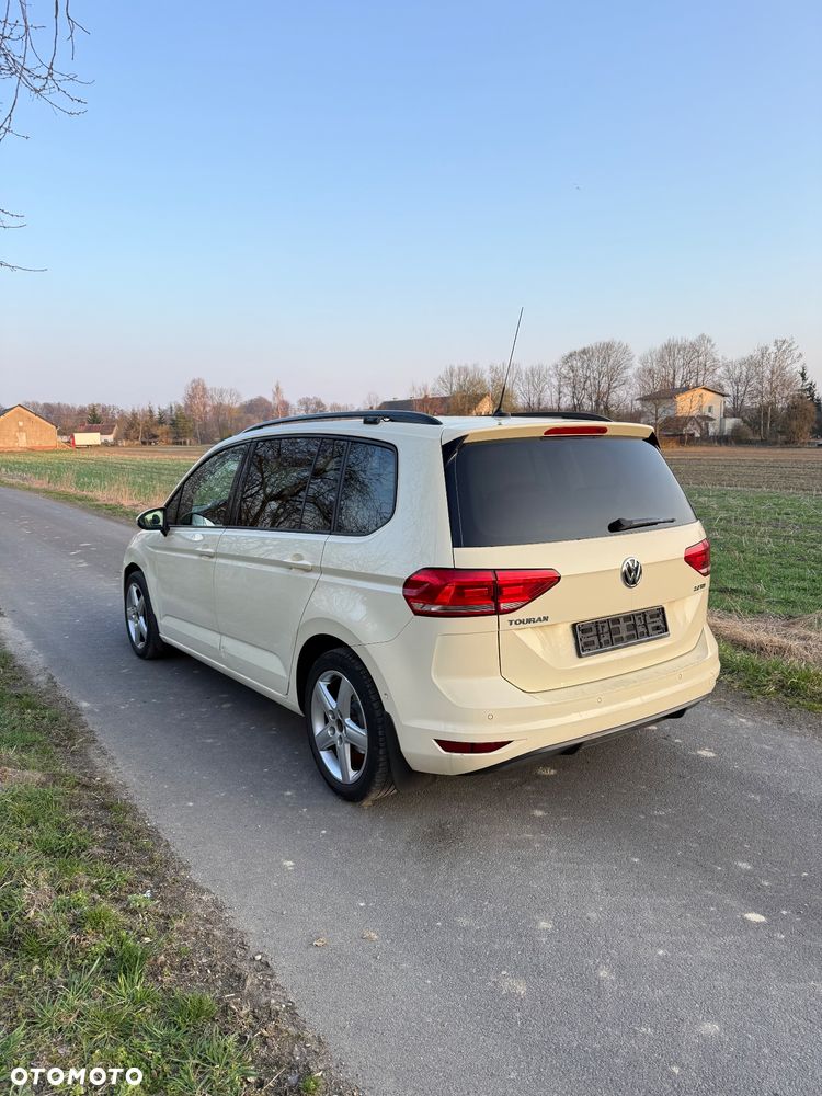 Volkswagen Touran - 3